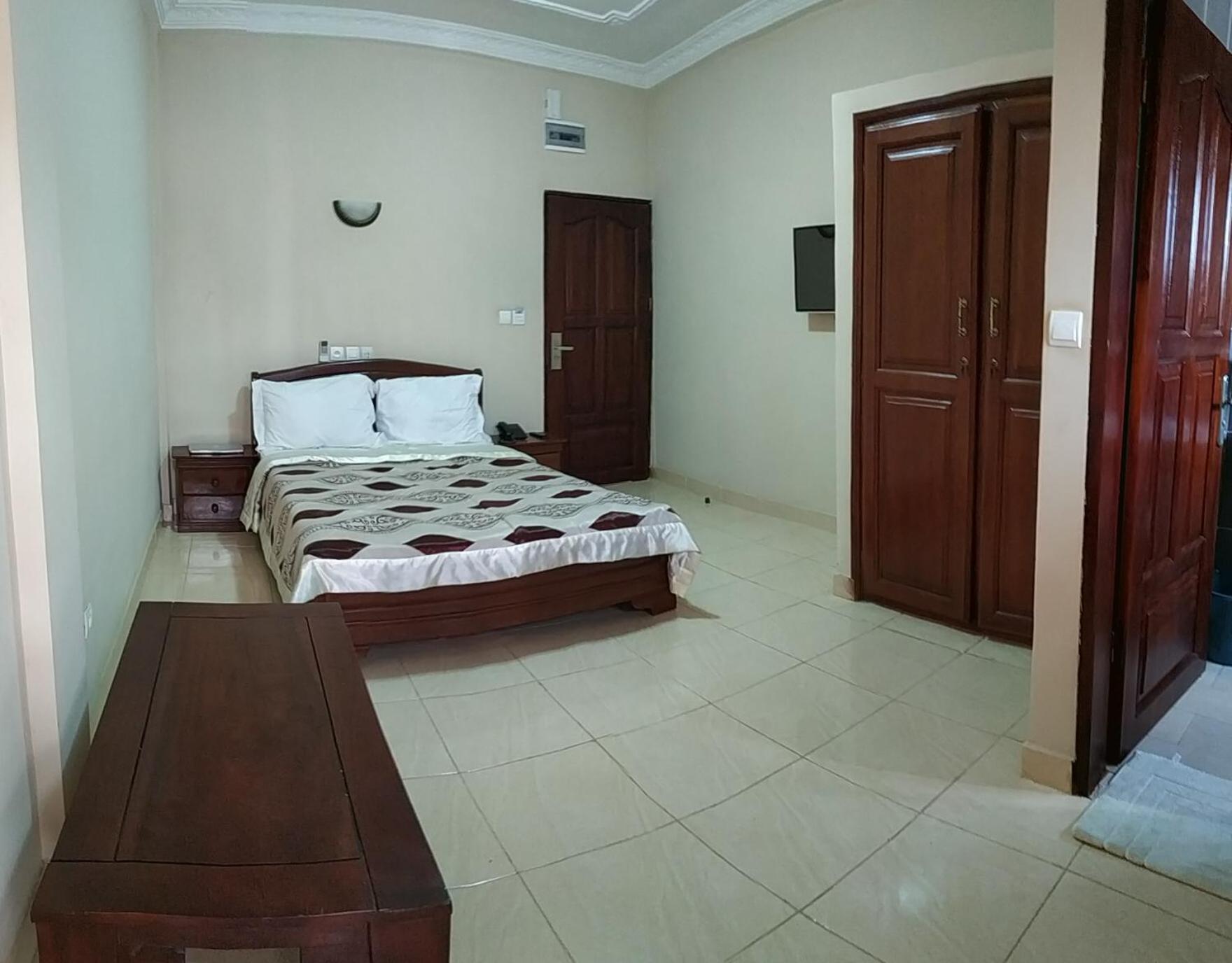 Nikita Hotel ياوندي المظهر الخارجي الصورة