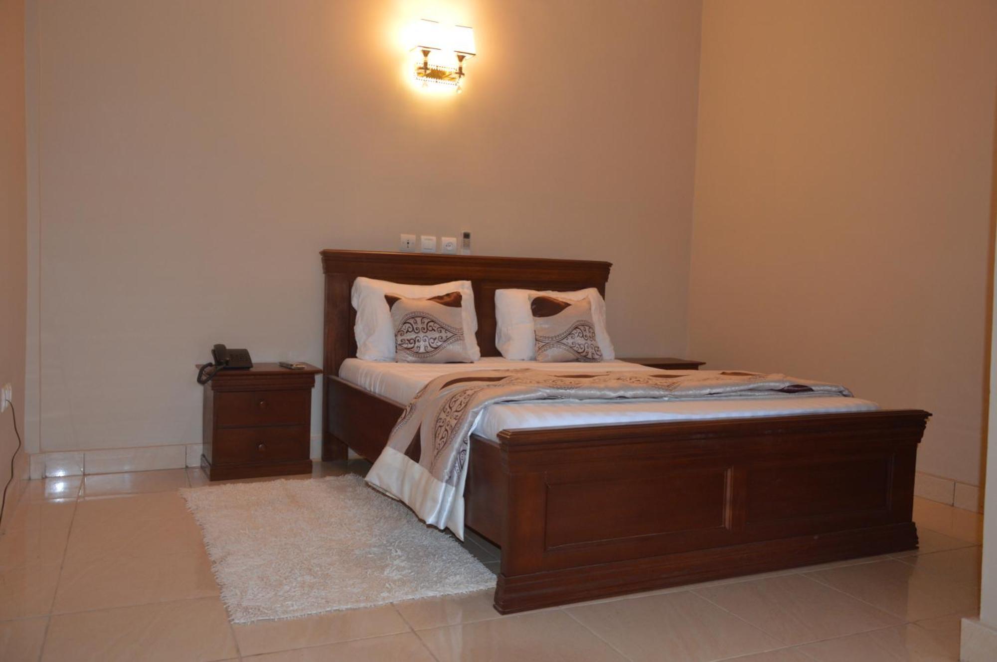Nikita Hotel ياوندي المظهر الخارجي الصورة