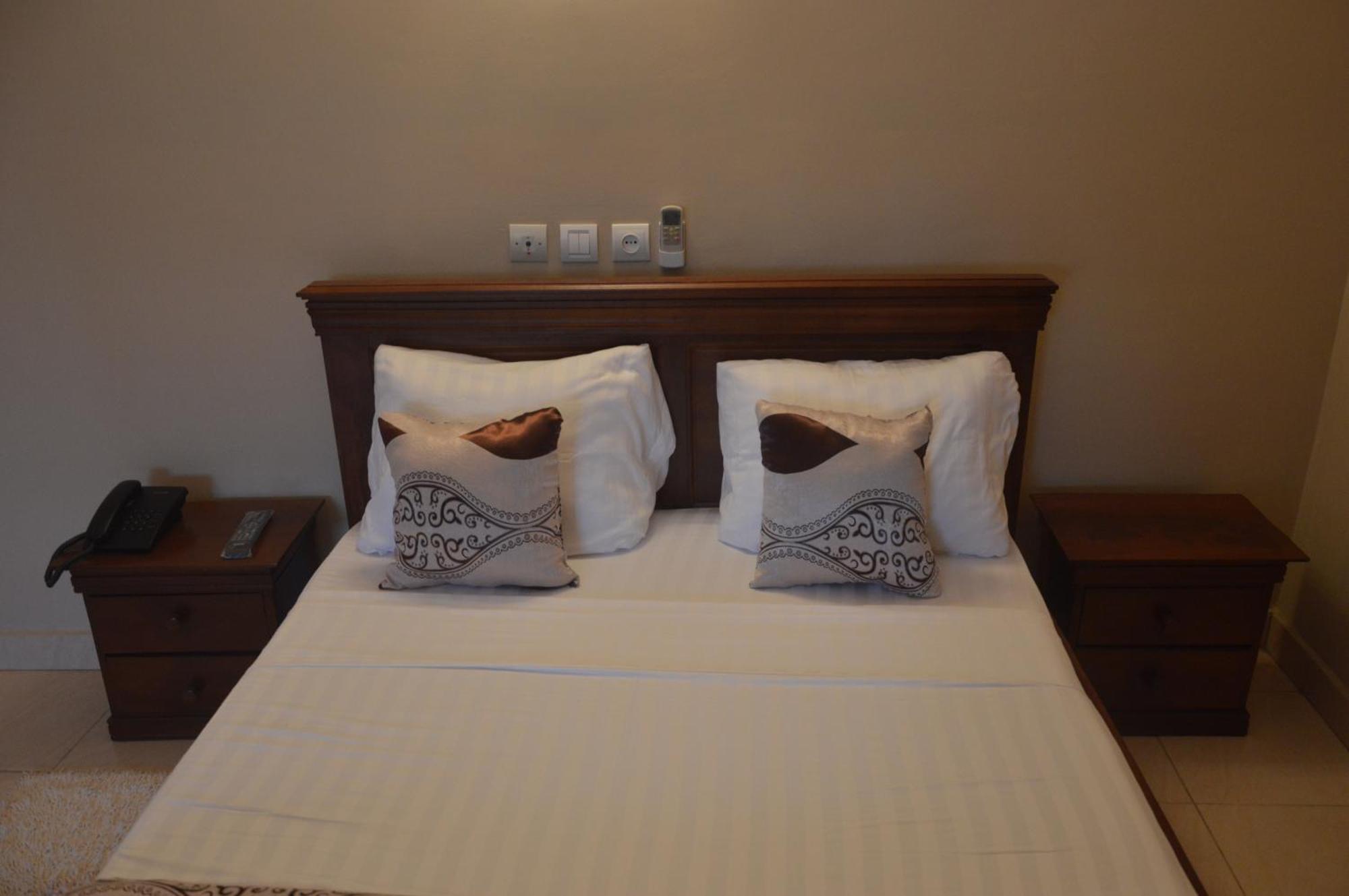 Nikita Hotel ياوندي المظهر الخارجي الصورة
