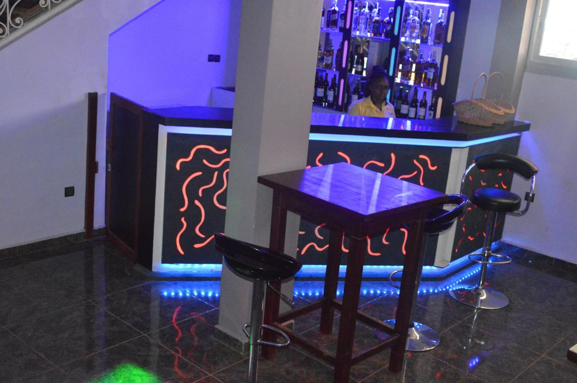 Nikita Hotel ياوندي المظهر الخارجي الصورة