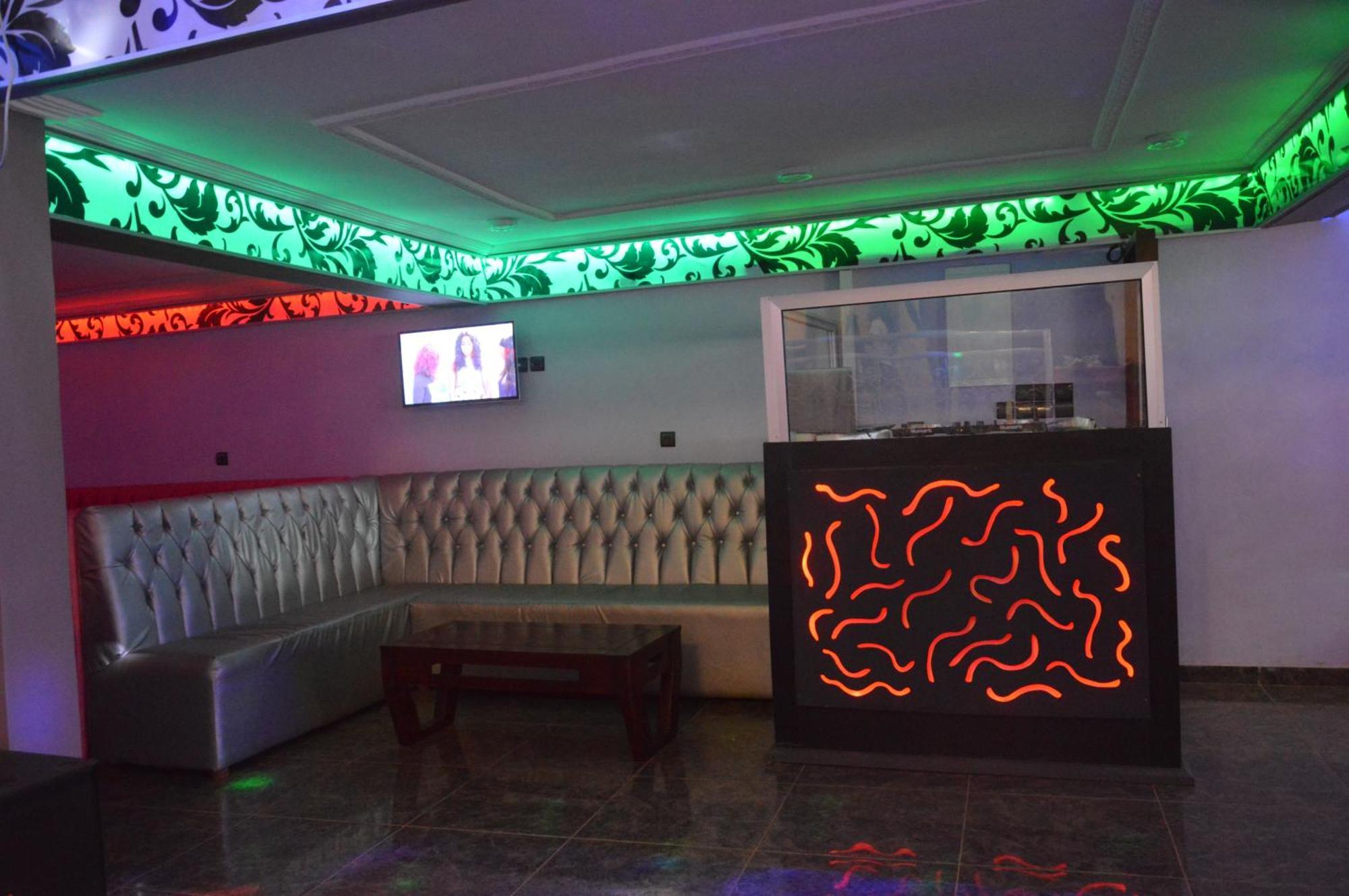 Nikita Hotel ياوندي المظهر الخارجي الصورة