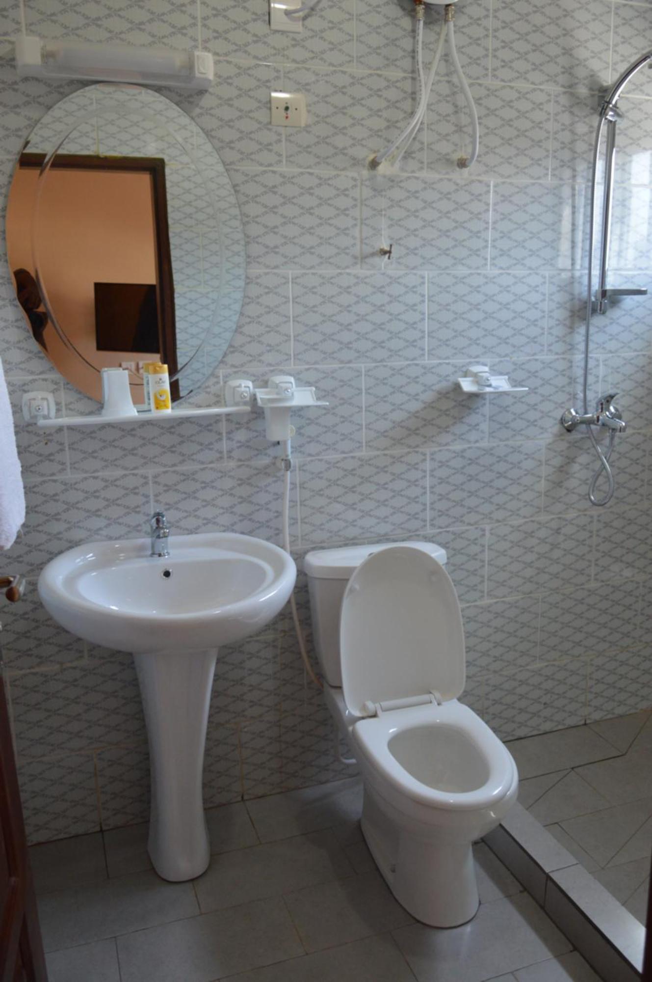 Nikita Hotel ياوندي المظهر الخارجي الصورة