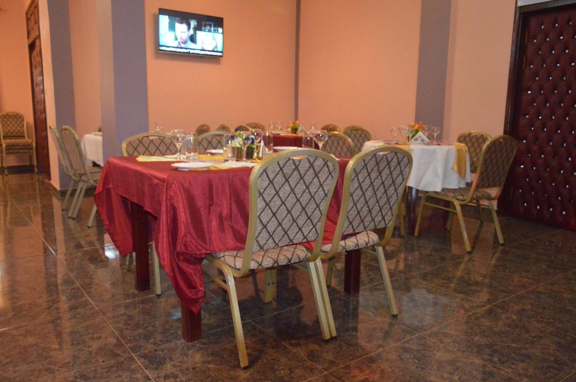 Nikita Hotel ياوندي المظهر الخارجي الصورة